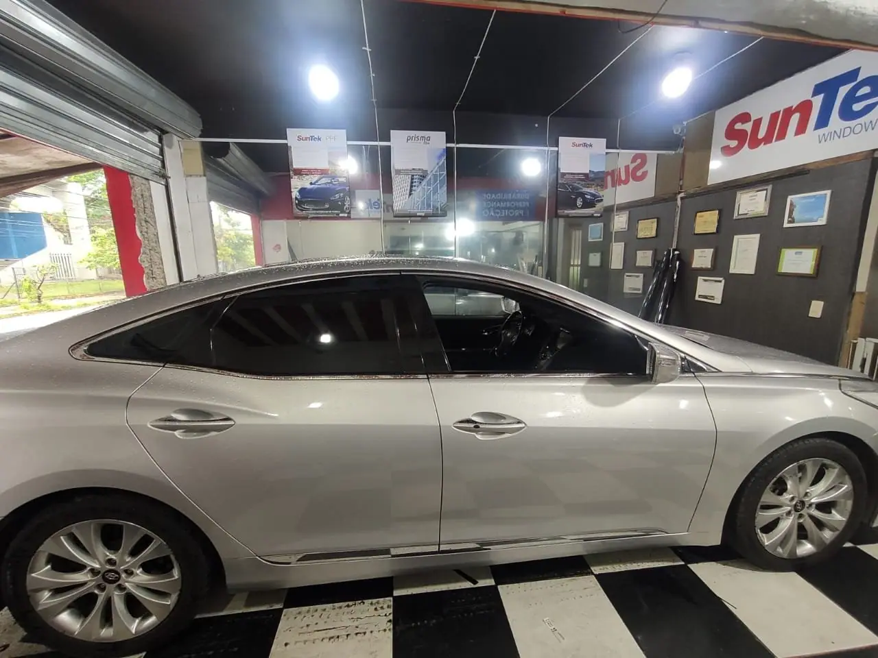 Insulfilm Automotivo: trabalho com película